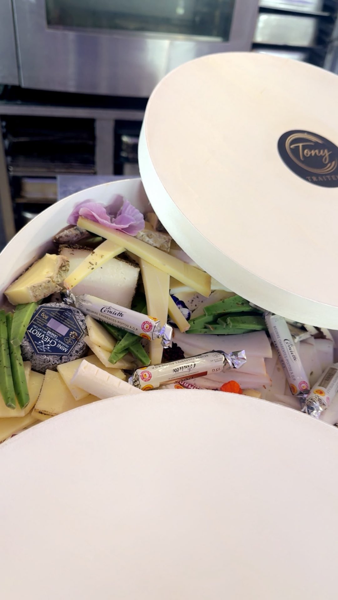 Box ronde Tony Traiteur — fromages & mini beurres