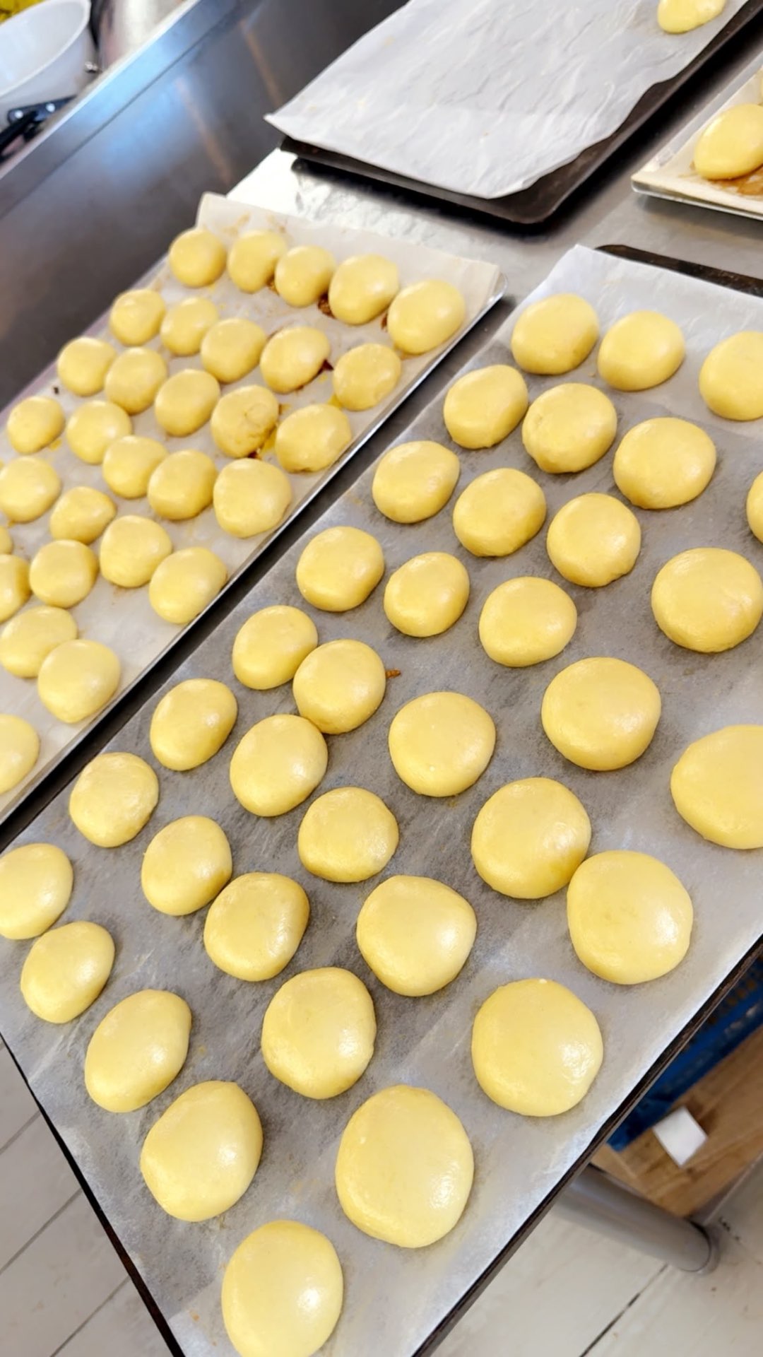 Buns brioche maison à la sortie du four